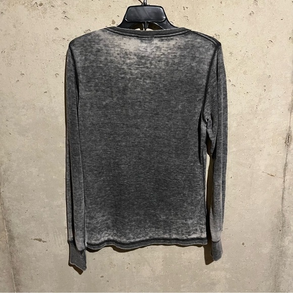 Zen CHICAGO BLACKHAWKS HOCKEY Fear the Feathers Long Sleeve Shirt Sz M Bling - Picture 6 of 8